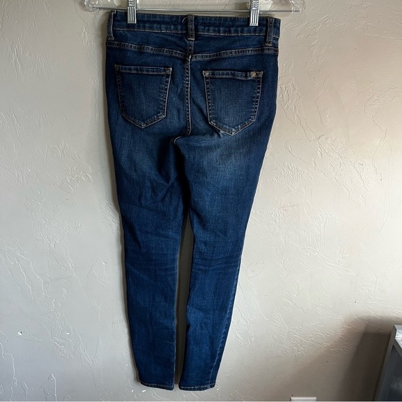 Jennifer Lopez Skinny Denim Jeans - Picture 7 of 10